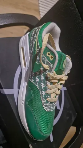 Green Nike Air Max-style Sneakers, size US 7.5k Europe 40.5