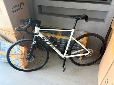 Scott Speedster White Road Bike - 54 size