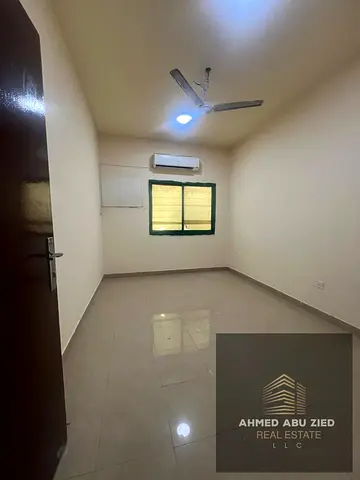 شقة غرفتين وصالة واسعة للإيجار السنوي في النعيمية 2 | مطبخ مغلق | تكييف سبليت | جاهزة للسكن