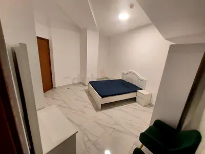 Family room in family appartment near to rta bus stop available
