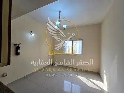 للإيجار السنوي اجمل استوديو باطلاله مفتوحه ومطبخ شبه منفصل قريب جدا لشاطئ الحيره
