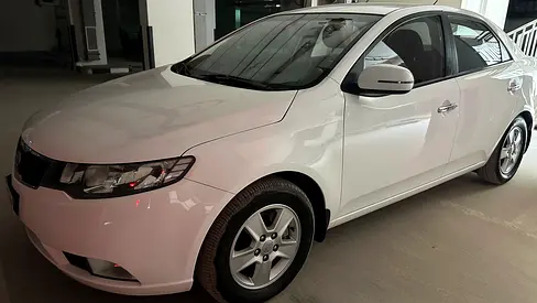 2011 KIA CERATO 照片 2