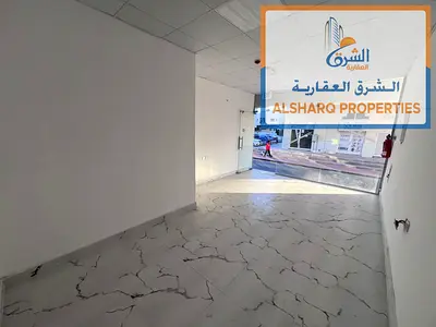 محل تجاري أول ساكن في الراشدية 1 مساحة كبيرة قريب شارع المينا وسوق السمك 25 ألف