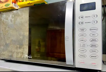 Used countertop Whirlpool microwave - good working condition