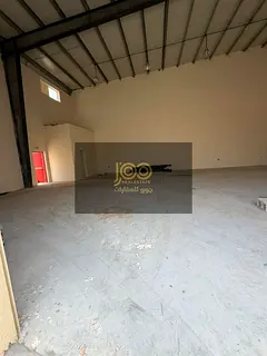 Electricity 35/There is a large warehouse nearby that can be rented with a warehouse for multiple ac