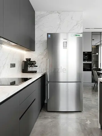 Siemens iQ700 Bottom-Mount Refrigerator – Good Working Condition