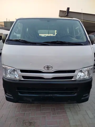 2012 Toyota HIACE — фото 1