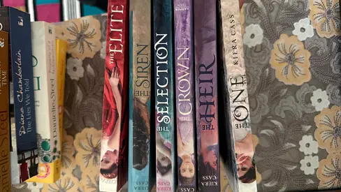 (The Selection, The Elite, The Crown, The Heir, The One, The Siren)