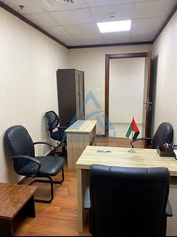 Shared Office لشركتين في شارع المكتوم | رقة البطين بلازا | 11,000 درهم للديسك | شامل الإيجاري والخدمات