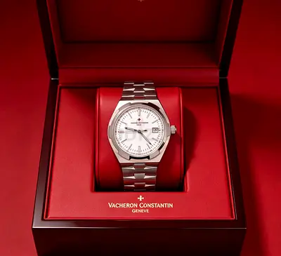 Vacheron Constantin Overseas Men's Master Quality Watch - Stainless Steel, white Dial
