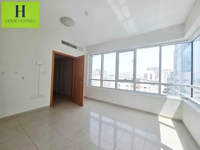 Spacious 1BR Balcony Wardrobe