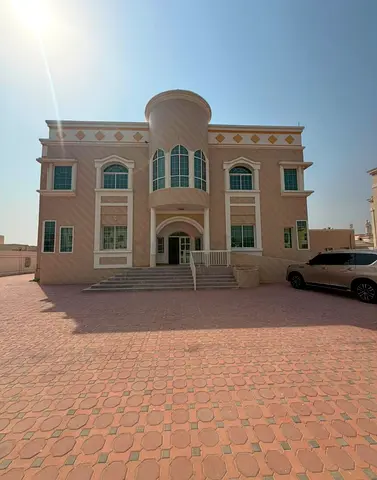 Studio room available in villa