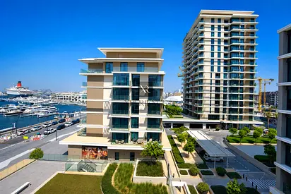 UNOBSTRUCTED FULL SEA & MARINA VIEW | VACANT