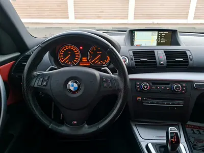 صورة 4 لـ 2013 BMW 1-SERIES