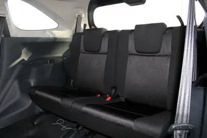 صورة 16 لـ 2026 Toyota VELOZ