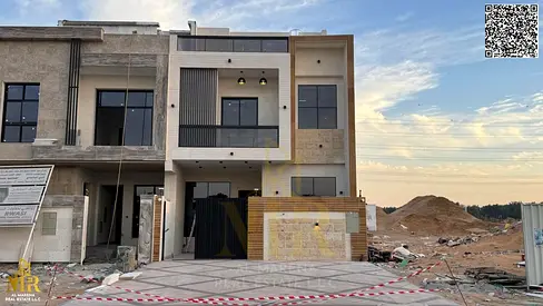 فيلا مميزة خلف جفت مارت | أرضي وأول وروف | 4 غرف نوم ماستر | صالة كبيرة ومجلس | السعر شامل رسوم التسجيل العقاري | فرصة تملك مميزة