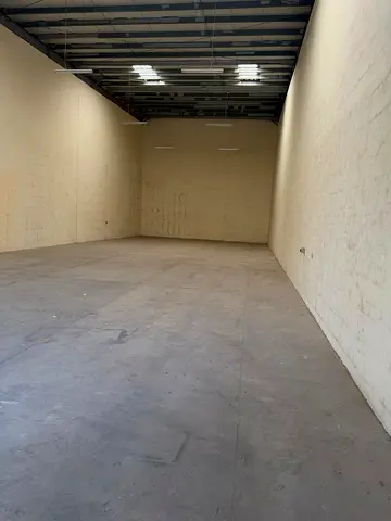 3100 sq ft Commercial warehouse at DIP Rent 215 k