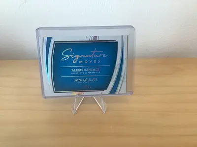 Immaculate Collection 'Signature Moves' Alexis Sánchez Signed Card/ booklet /63