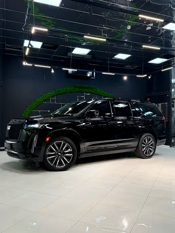Cadillac Escalade Sport Platinum 2023 | GCC Specs | Low Mileage | Warranty
