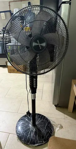 Standing pedestal fan - adjustable height, working condition
