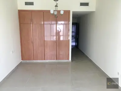 NEXT TO METRO - READY TO MOVE - UNFURNISHED