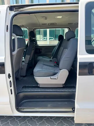 صورة 9 لـ 2018 Hyundai H1