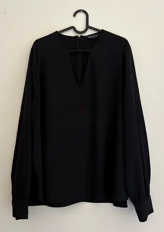 Marks & Spencer (M&S Collection) Black V-Neck Popover Blouse (UK 18 Reg)