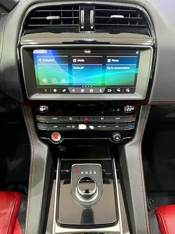 صورة مصغرة 17 لـ 2019 Jaguar F-PACE