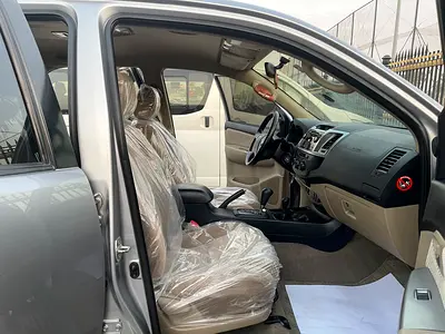 صورة 4 لـ 2015 Toyota FORTUNER
