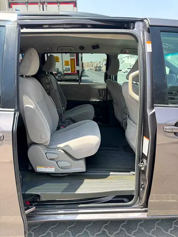 صورة 9 لـ 2016 Toyota SIENNA