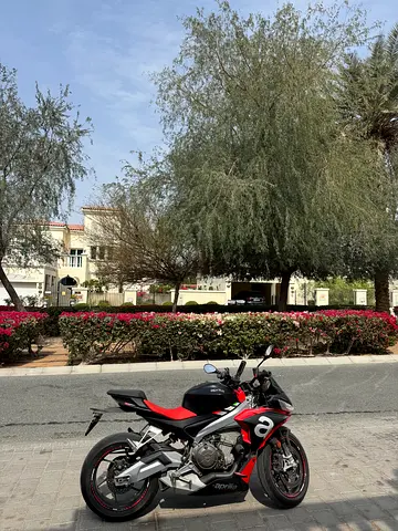 Aprillia Tuono 660