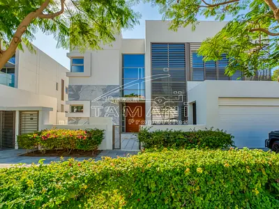 Contemporary 5Bedroom Villa Prime Location