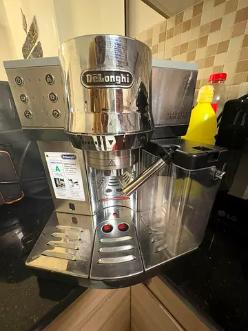DeLonghi Pump Espresso and Cappuccino Coffee Machine