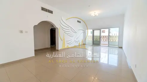 شقة غرفتين وصالة للإيجار في البوطينه مساحات واسعه مع بلكون اطلاله مفتوحه صيانه مجانيه قريبه علي جميع الخدمات سهل الوصول الي مخرج دبي