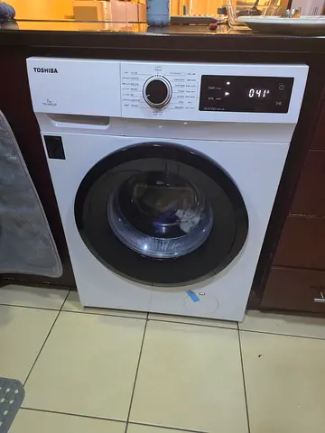 Toshiba front-load washing machine - good condition
