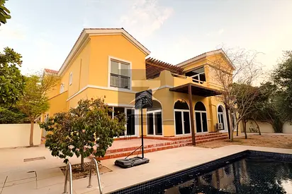 6-Bed w/ Store, Maid & Pool | 2-Way Access | Vacant Now!