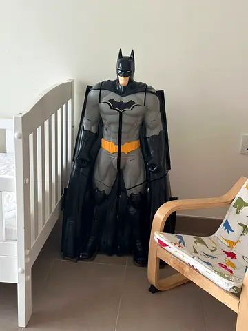 Batman Bat-Tech Transforming Batcave giant figure playset