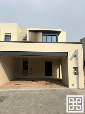 Single Row | Large Plot | Best Price & Great Comm
