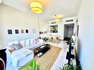 Business Bay 1BR | SOL Bay | Balcony Marina View