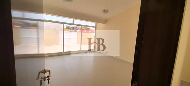 Villa for Rent in Al Jafiliya – Main Road