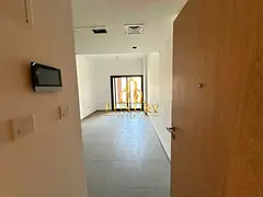 Hot Rental Deal | Unfurnished 1-Bedroom Apartment in Al Mamsha