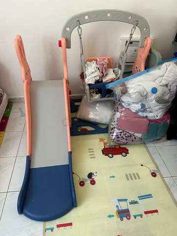 Indoor toddler slide - good condition, sturdy plastic