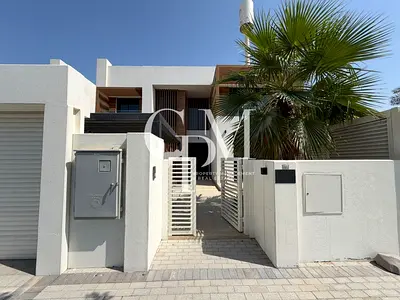 Elegant Corner Villa | Fully Landscaped | Vacant Now