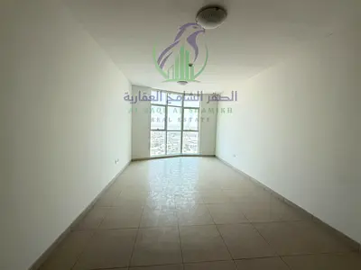 غرفتين ماستر وصالة في التعاون ثاني ساكن مع 3 حمامات وإطلالة بانورامية مفتوحة وباركينج مجاني على مخرج دبي