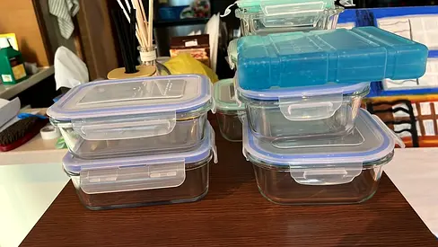 Set of 6 Glass Food Storage Containers with Airtight Lids - Good Condition