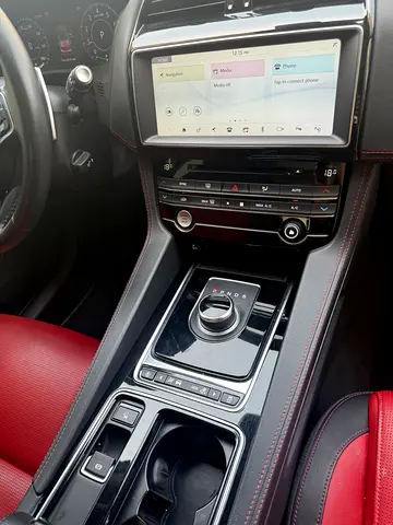 صورة مصغرة 11 لـ 2019 Jaguar F-PACE