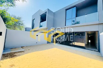 Elegant Townhouse | Fully privacy | Freehold