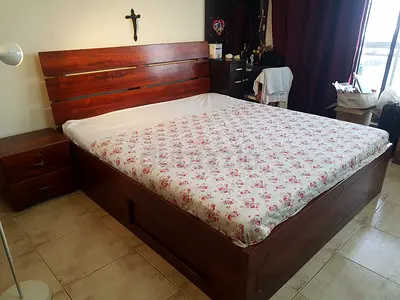 King size bed cherry wood finish 7ft x 6ft with side board
