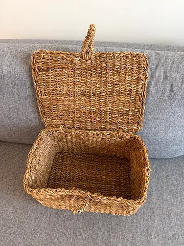 Handwoven Seagrass Storage Basket with Lid