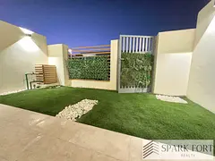 Amazing Loft 1 Bedroom Town House With front And Back Yard